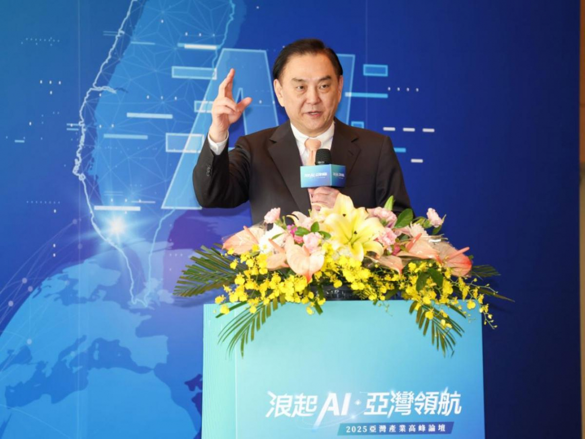 亞灣產業高峰論壇》盧超群：高雄是切入AI次系統發展的寶地！要有打十年仗的決心「別以短期利潤論英雄」